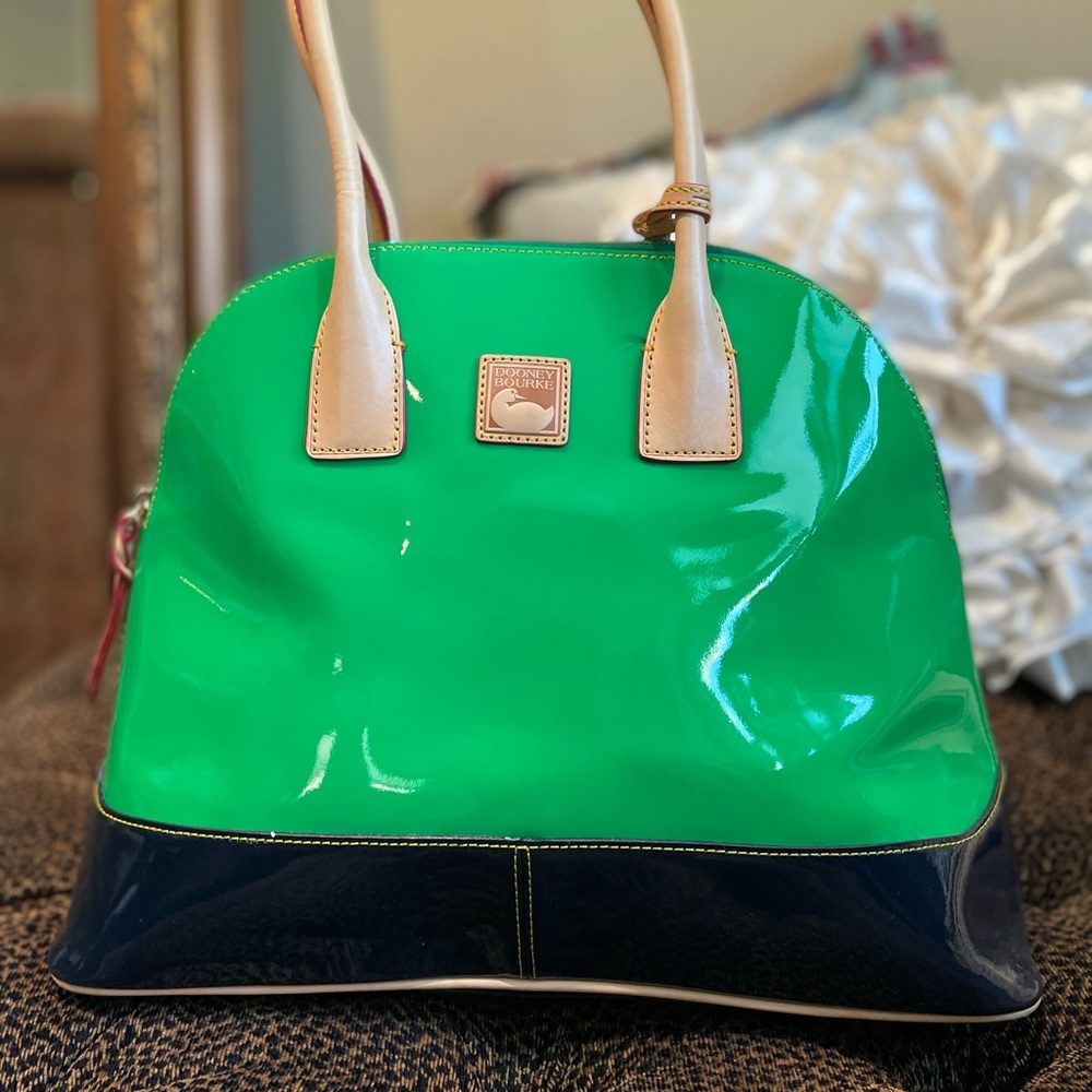 EUC Dooney & Bourne Large Domed Satchel Bag